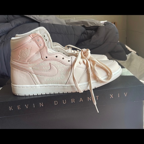 Jordan 1 high guava ice size 10.5